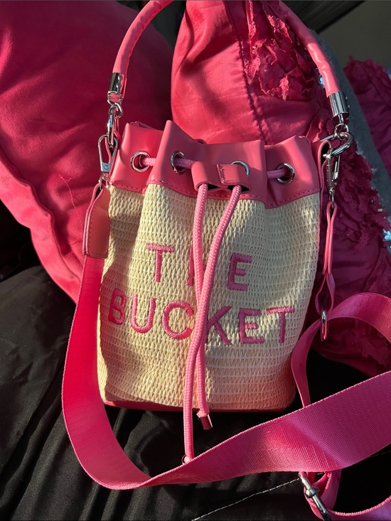 Handbags - The Bucket Pink Straw Bucket Bag with Pink Trim
